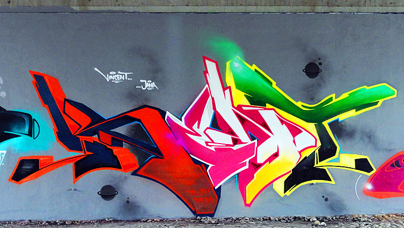 Graffiti-Dreierlei von der Friedensbrücke