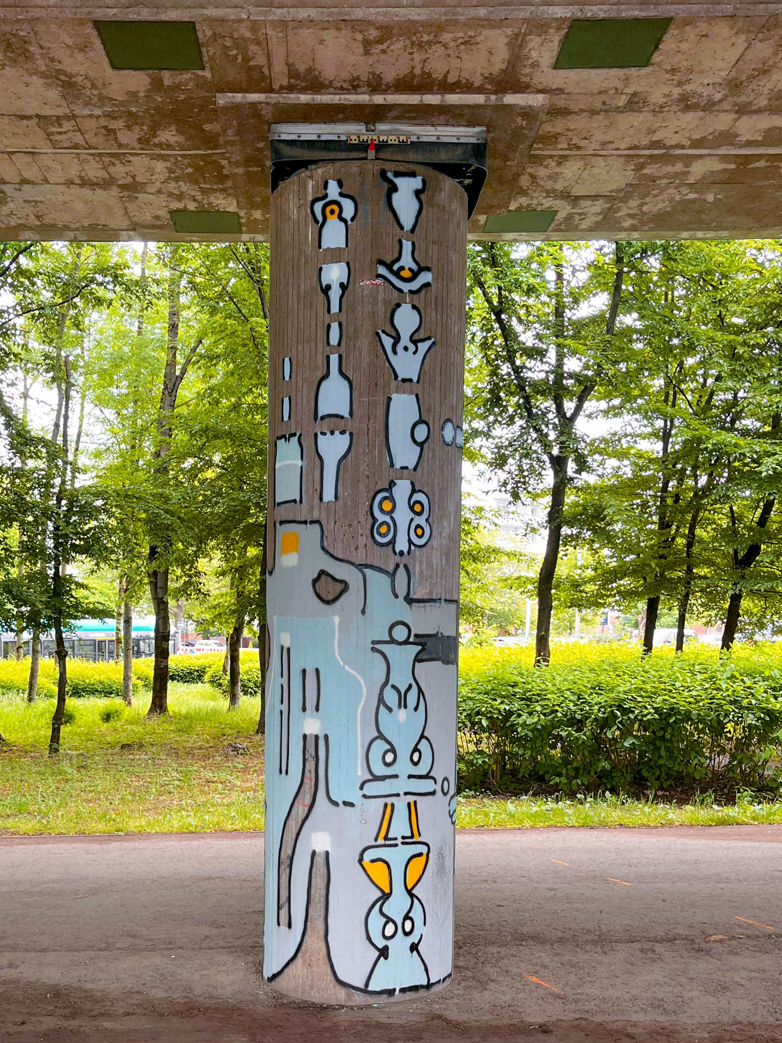 10 Säulen, 10 Künstler*innen, 10 Bilder in Frankfurt-Ginnheim