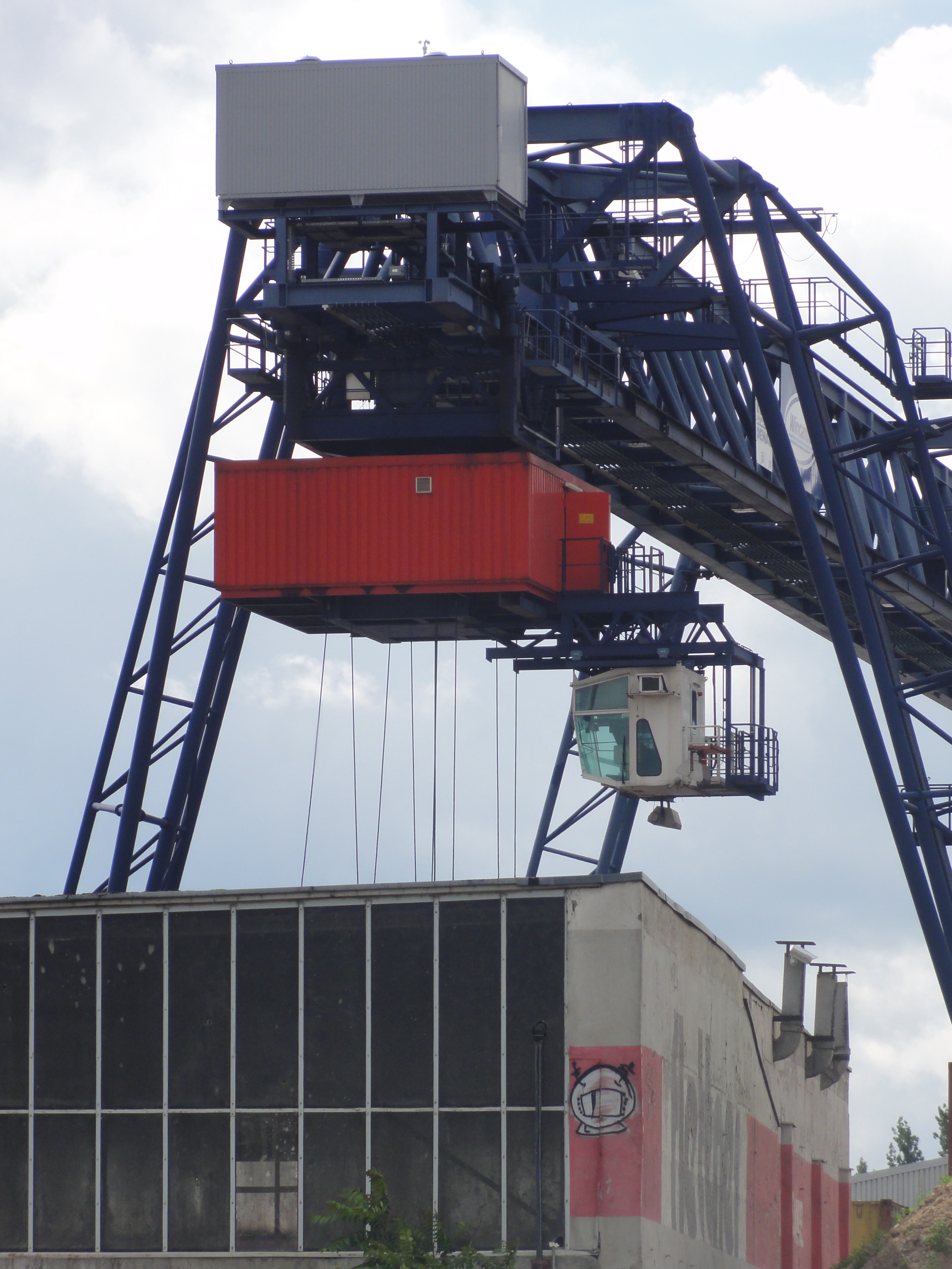 Astronaut am Osthafen Streetart in Frankfurt - Astronaut