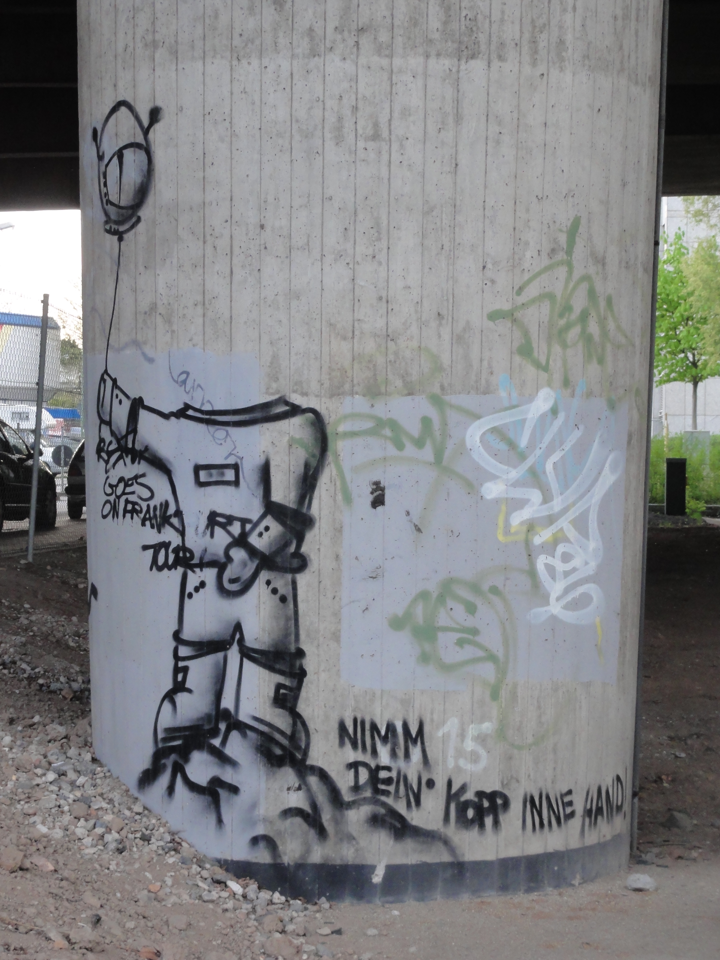 Astronaut on Frankfurttour Streetart in Frankfurt - Astronaut