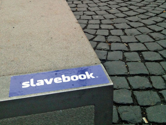 slavebook-sticker-in-frankfurt