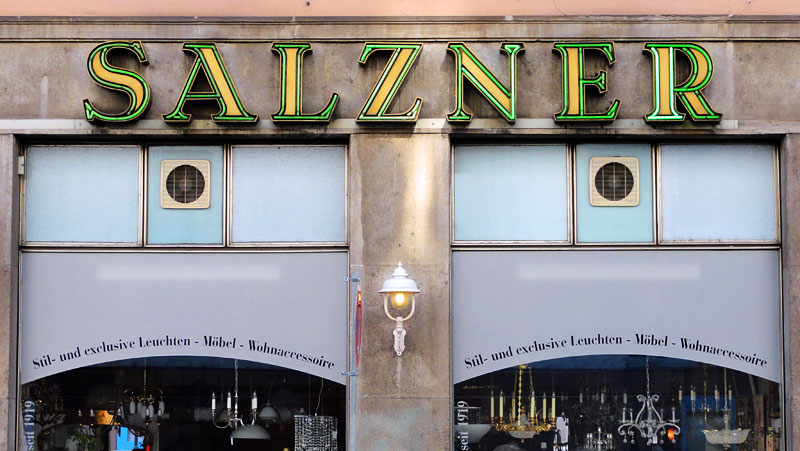 Typografie, Schilder und Logos in Frankfurt - SALZNER