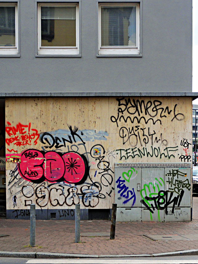 frankfurt-graffiti-all-colours-are-beautiful-8