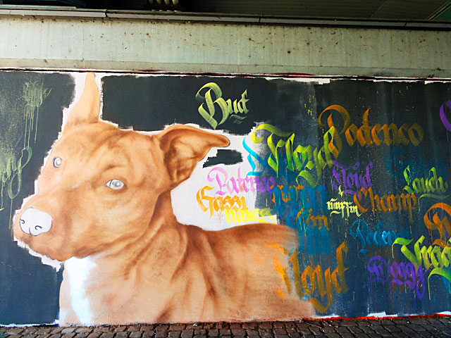 FRANKFURT-GRAFFITI-hunde-friedensbrücke-foto-11