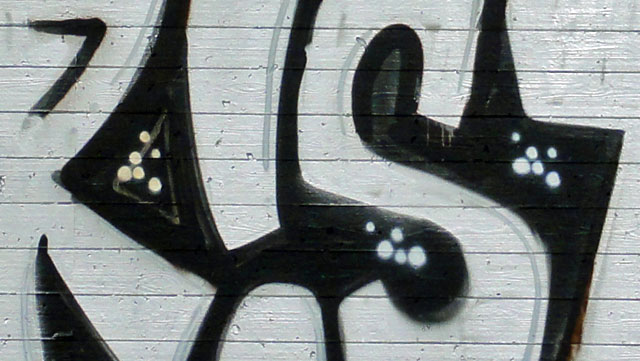 rist-graffiti-an-der-deutschherrnbrücke-in-frankfurt