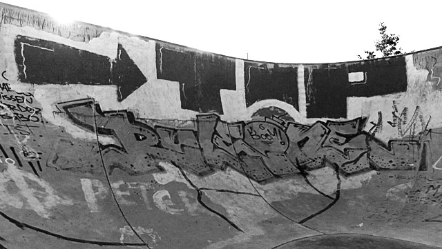 Schwarz-weiss-Foto vom "Concrete Jungle" beim Hafenpark in Frankfurt -Foto 14