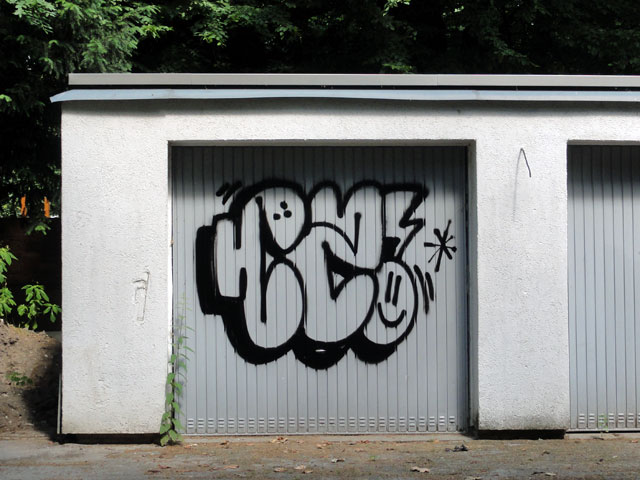 Shutter Art & Garage Door Graffiti in Frankfurt - CZAR
