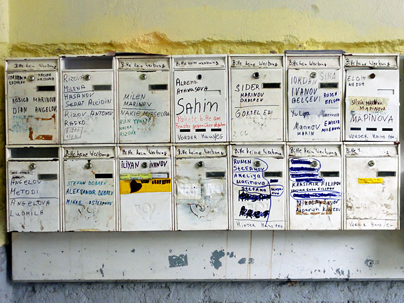 Tags in Frankfurt sind schöner als Briefkästen in Offenbach