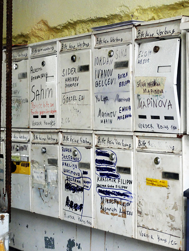 Tags in Frankfurt sind schöner als Briefkästen in Offenbach