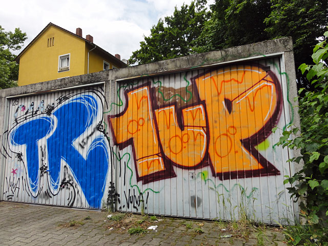 Shutter Art & Garage Door Graffiti in Frankfurt