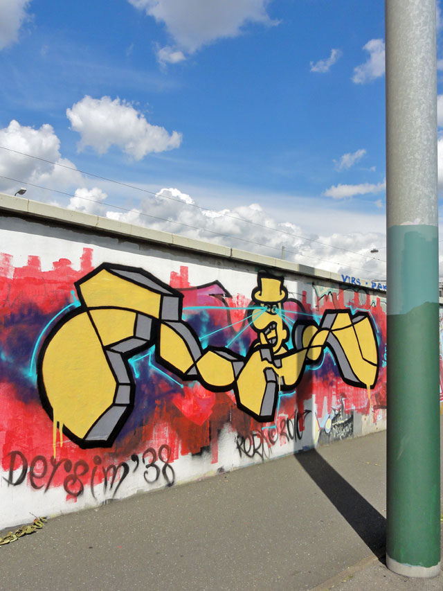 GRAFFITI IN FRANKFURT - HALL OF FAME RATSWEGKREISEL - AUGUST 2014 - EWIG