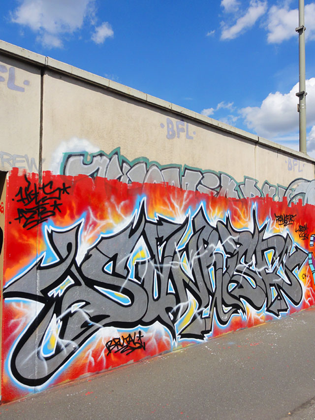 GRAFFITI IN FRANKFURT - HALL OF FAME RATSWEGKREISEL - AUGUST 2014 - SUNRISE