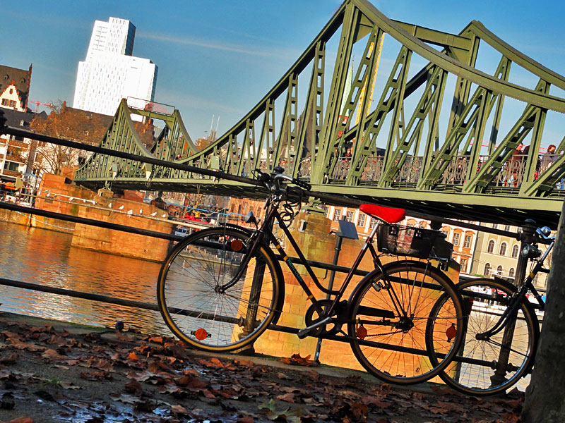 Frankfurt, Spätherbst statt Winter am Eisernen Steg