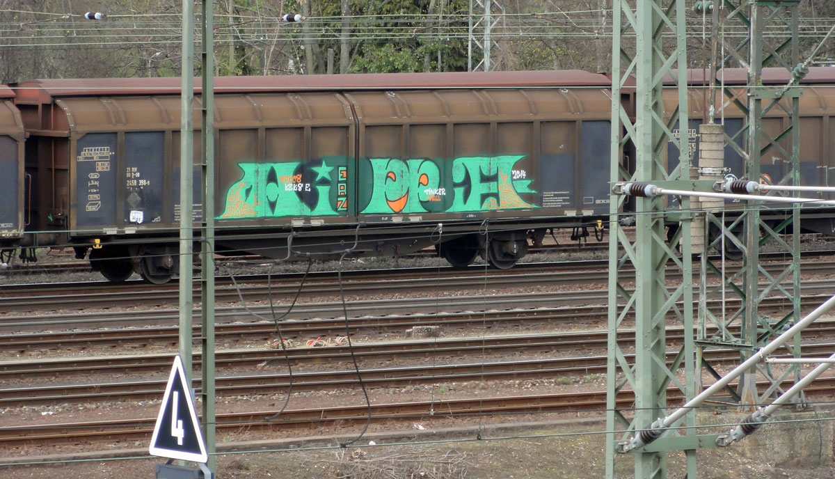 Graffiti an Zügen in Frankfurt
