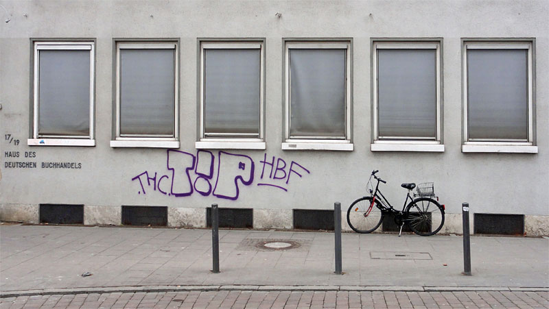Street Art & Graffiti in Frankfurt am Main - 03/2015