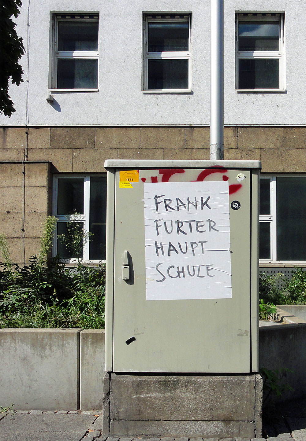 Plakat in Frankfurt mit Aufschrift "Frankfurter Hauptschule"