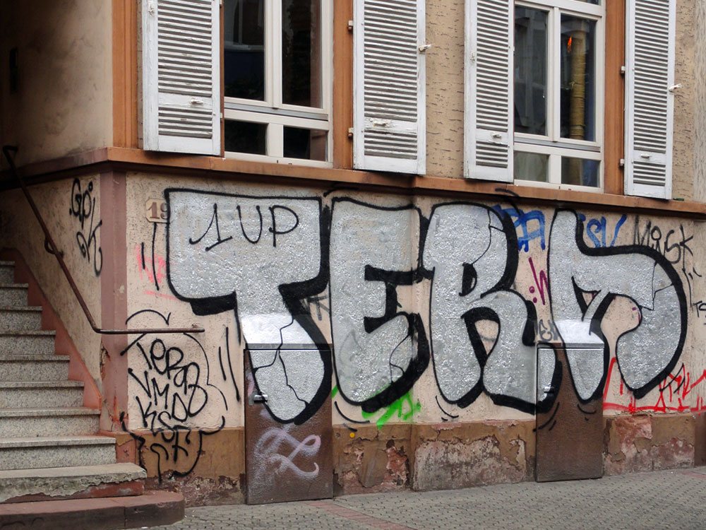 Graffiti in Frankfurt, TERA in der Berger Straße (Nordend)