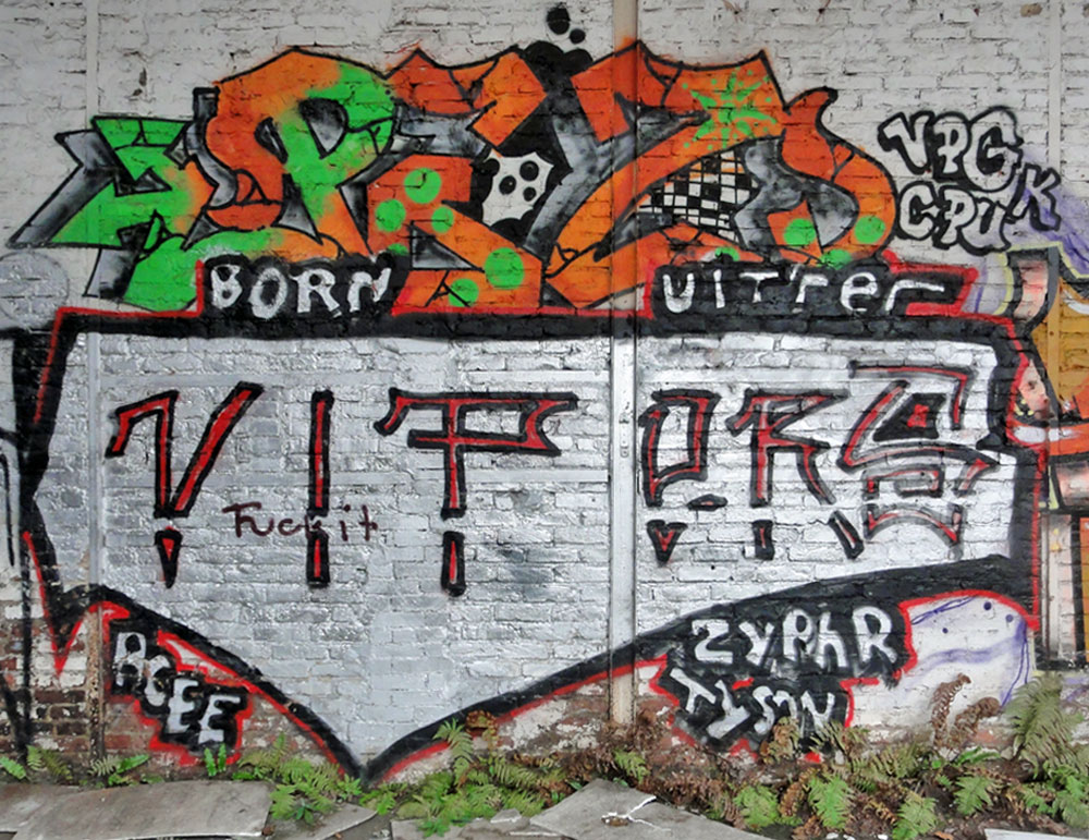 URBEX UND GRAFFITI FOTOS VON DEN TEVES WERKEN IN FRANKFURT