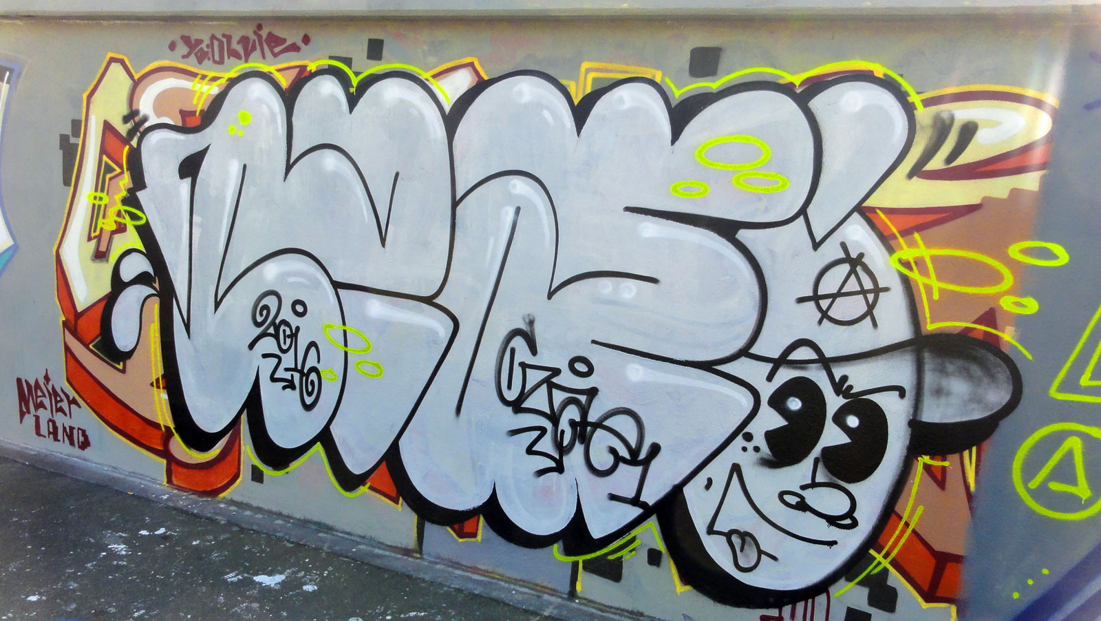 czae-1-graffiti-hanauer-landstrasse