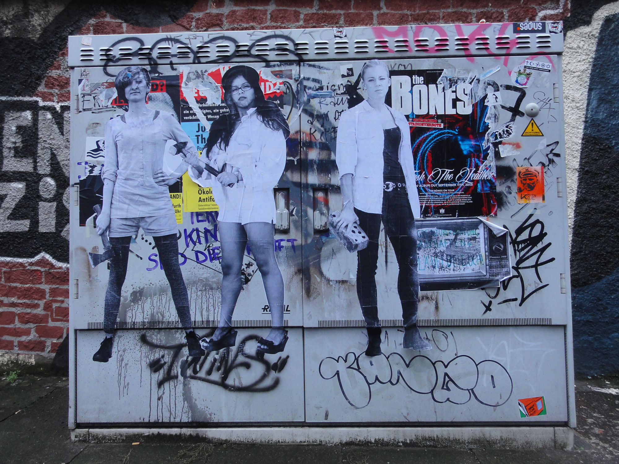 Feminism Cut-Out Streetart in Frankfurt
