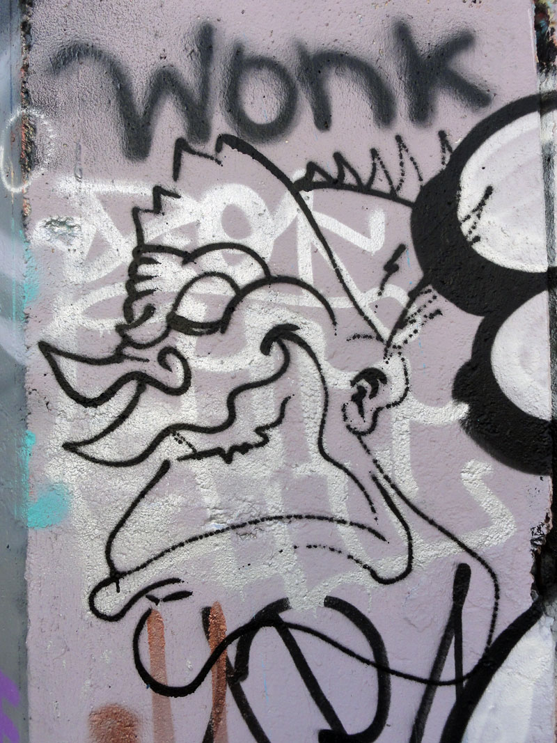 Graffiti in der Unterführung beim Ratswegkreisel an der Hanauer Landstraße in Frankfurt