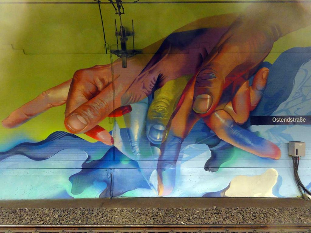frankfurt-s-bahn-station-ostendstrasse-graffiti-chrzanowski-does-06