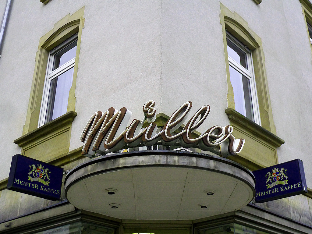 Typografie in Frankfurt - MÜLLER