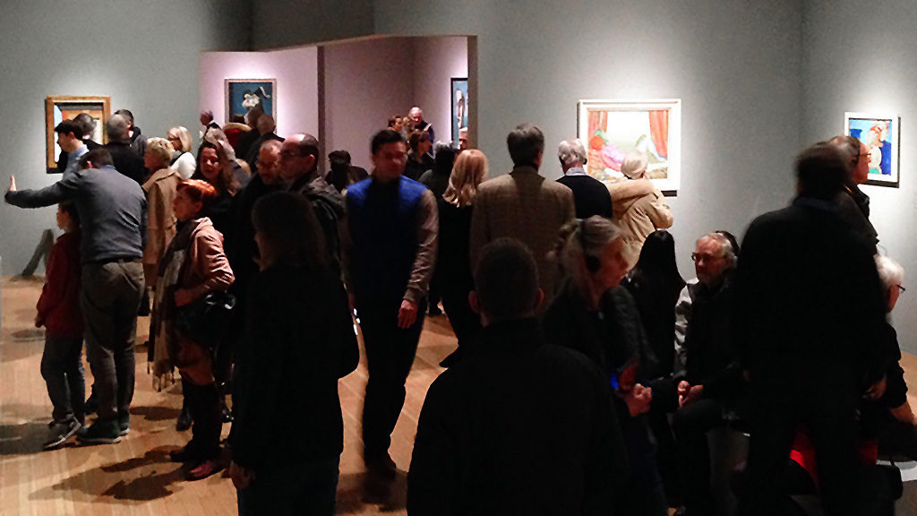 Besucher der Magritte-Ausstellung in der Schirn Kunsthalle in Frankfurt