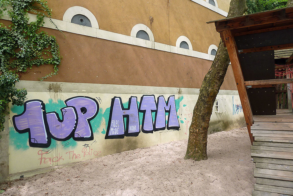 Graffiti von 1UP und HTM in Offenbach