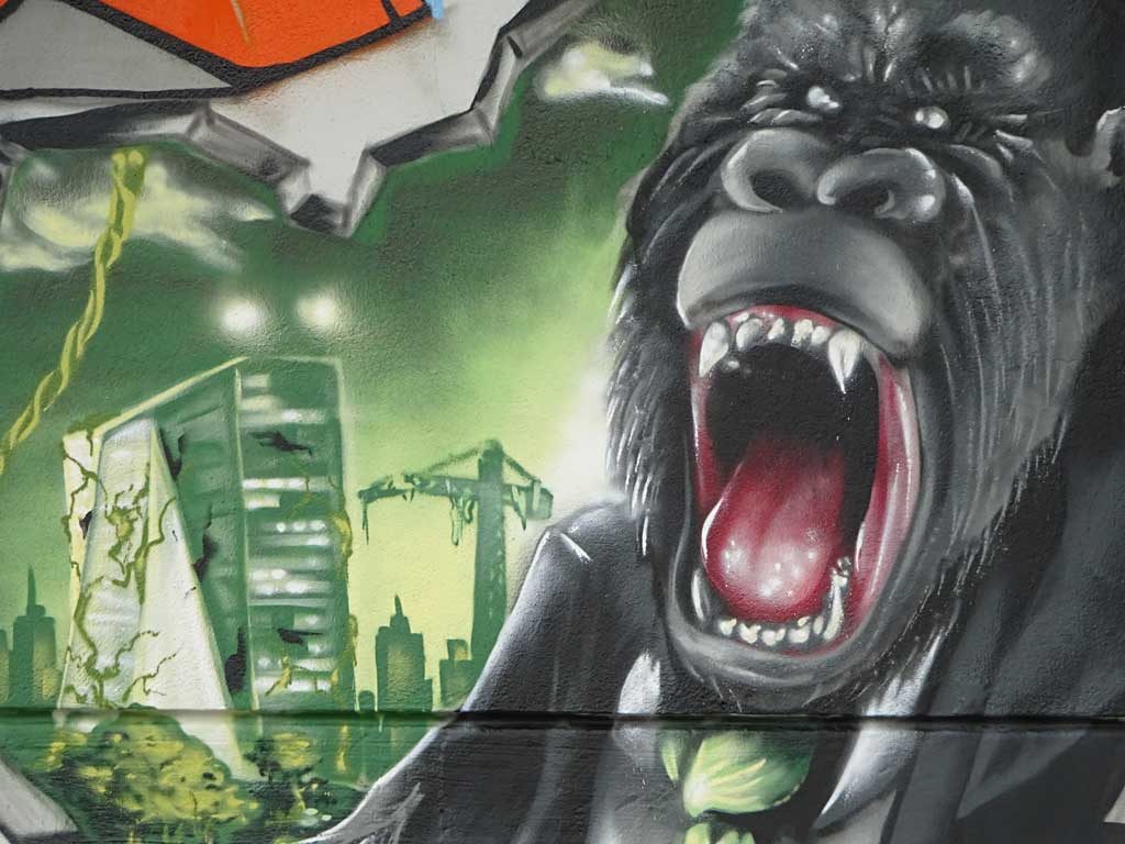 Großstadtdschungel-Graffiti am Niddapark in Frankfurt