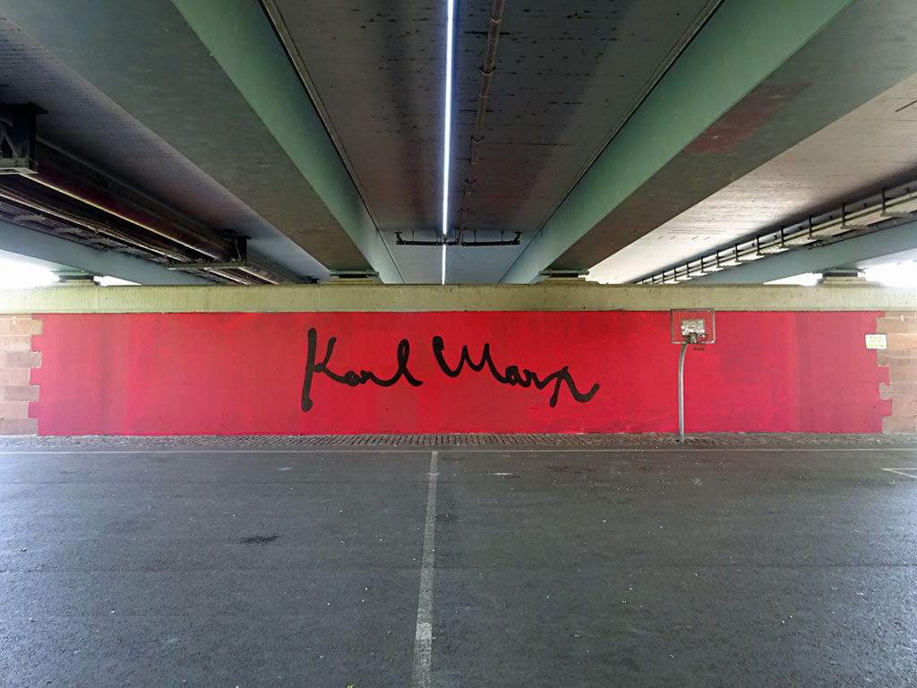 Street Art in Frankfurt: 200 Jahre Karl Marx - Mural an der Friedensbrücke