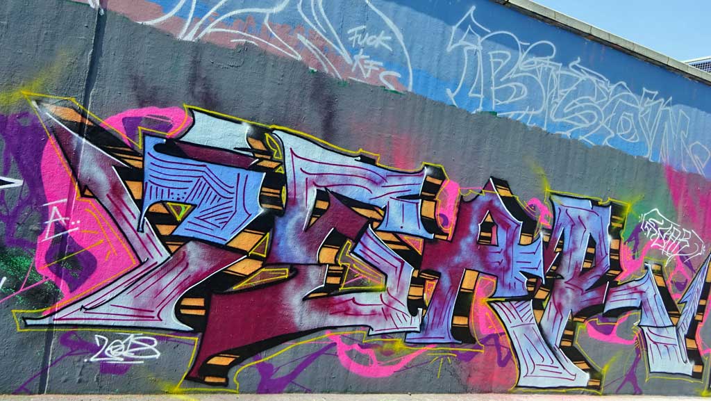 Graffiti am Ratswegkreisel in Frankfurt am Main