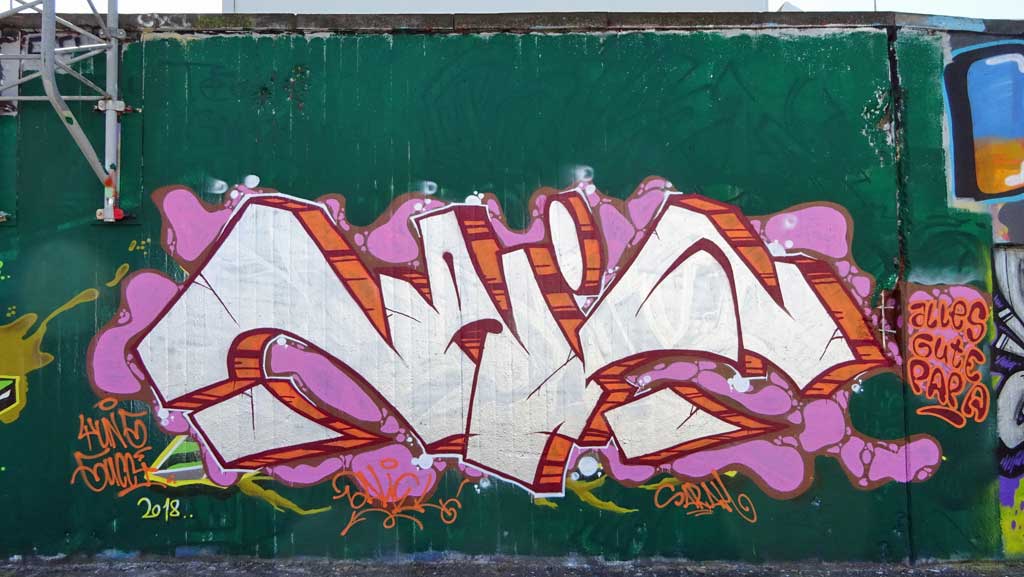 Graffiti am Ratswegkreisel in Frankfurt am Main