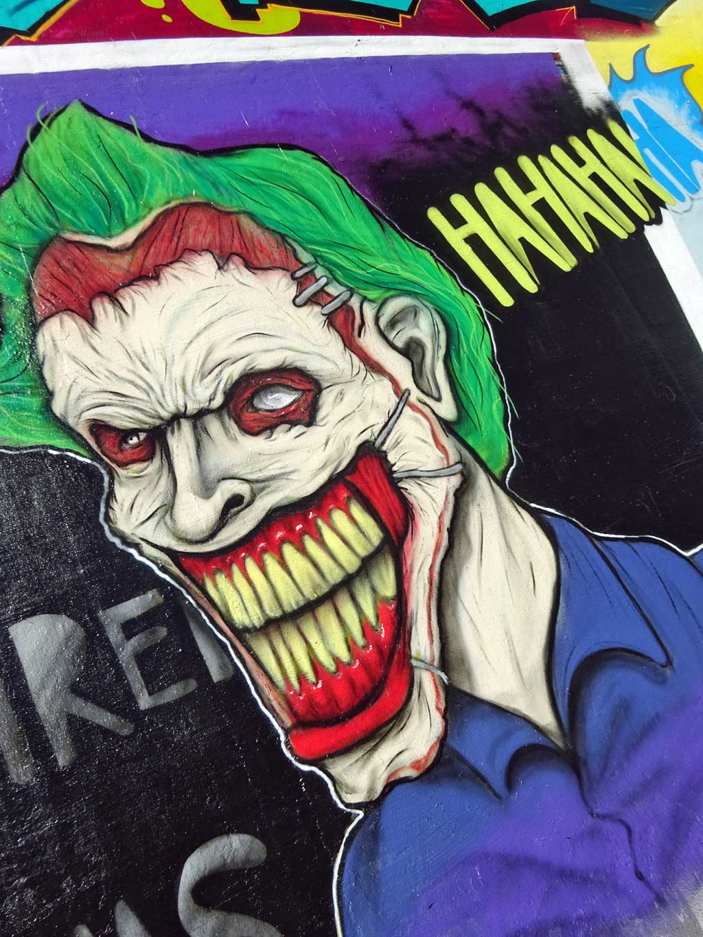 Graffiti in Frankfurt - Comic-Art-Wall am Niddapark