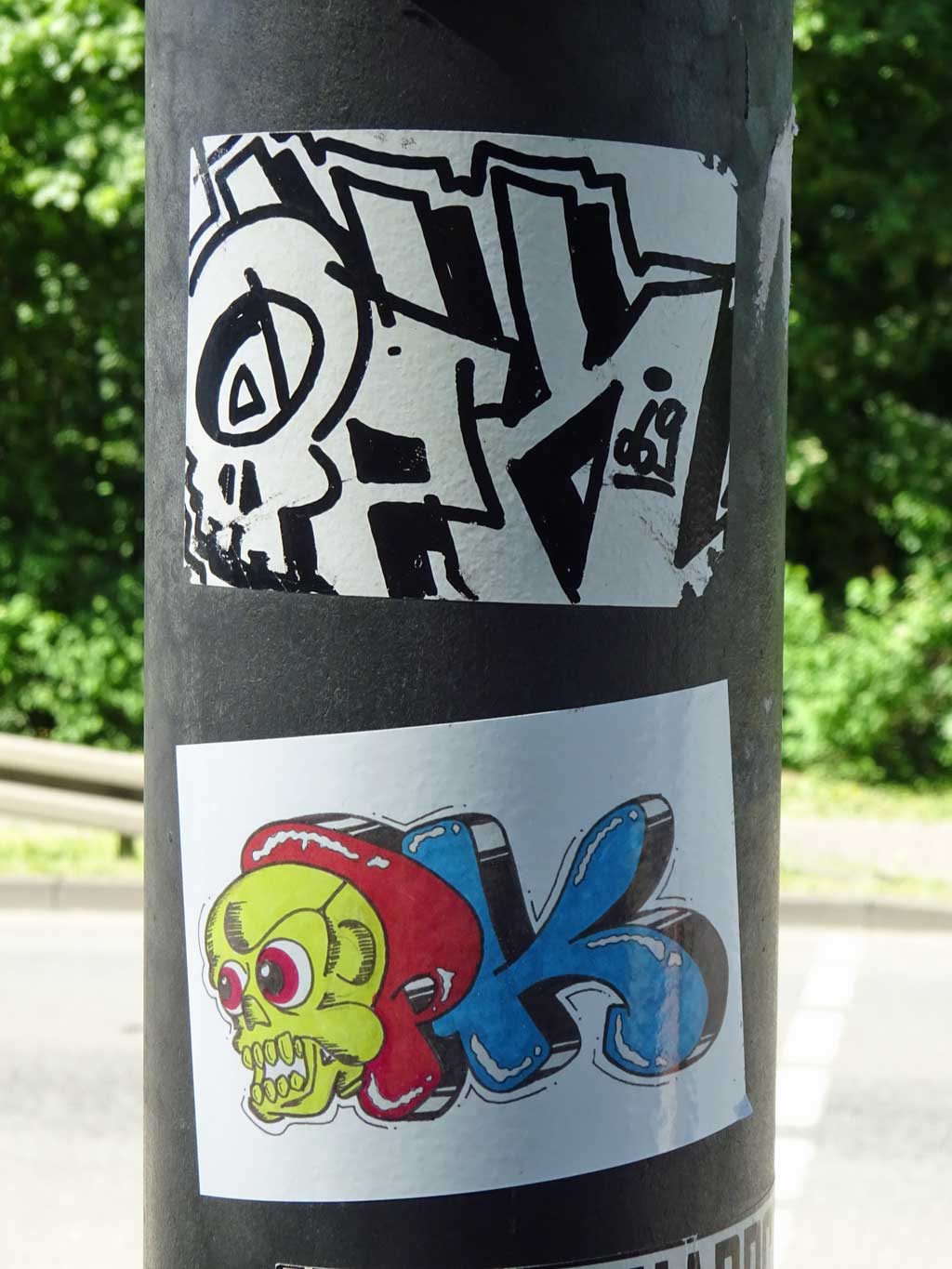 Straßen-Aufkleber in Frankfurt - OPK