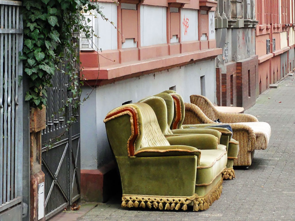 Sessel auf dem Bürgerstreig in Frankfuzrt