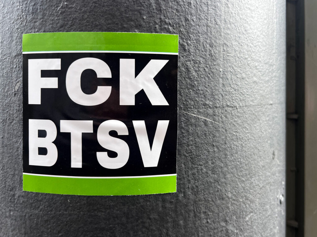 RUN DMC Logo-Meme: FCK BTSV