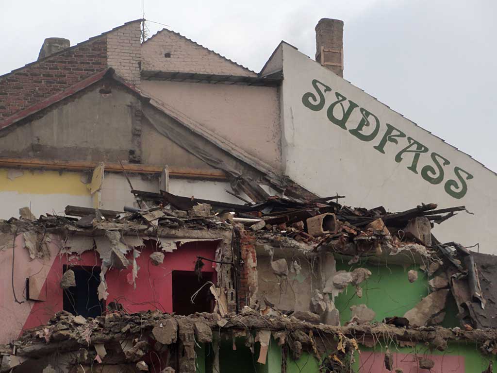 Abbrucharbeiten am Sudfass in Frankfurt