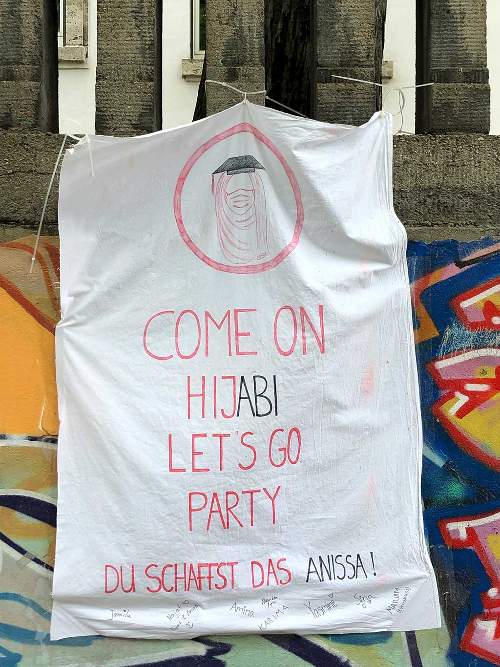 Abi-Banner in Frankfurt - Come on Hijabi