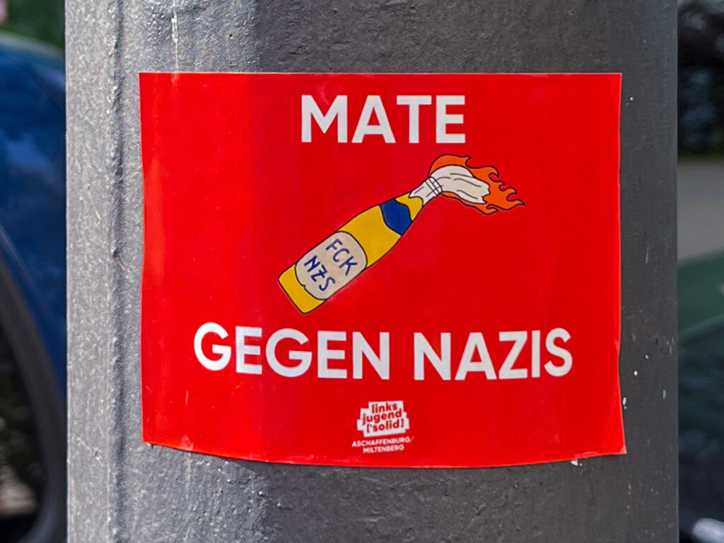 Aufkleber-Meme – Mate gegen Nazis