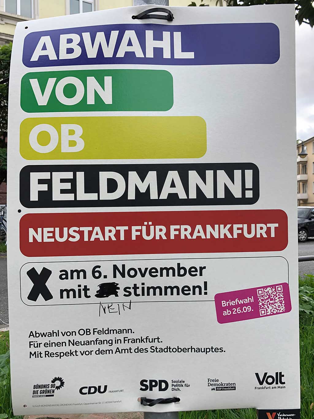 Aufkleber, Plakate und Sprüche rund um Peter Feldmann (2018)