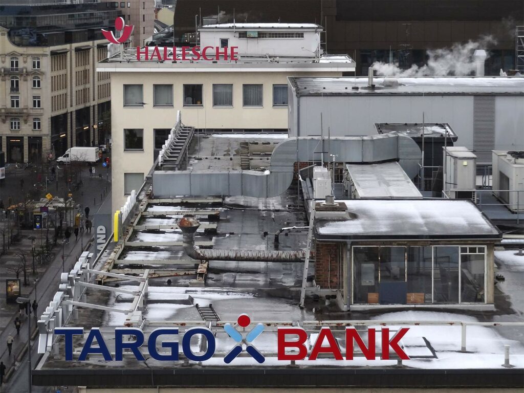 Blick über das Dach der Targo Bank in der Frankfurter Innenstadt