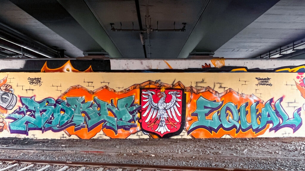 Born-Equal-Wall an der Friedensbrücke Frankfurt