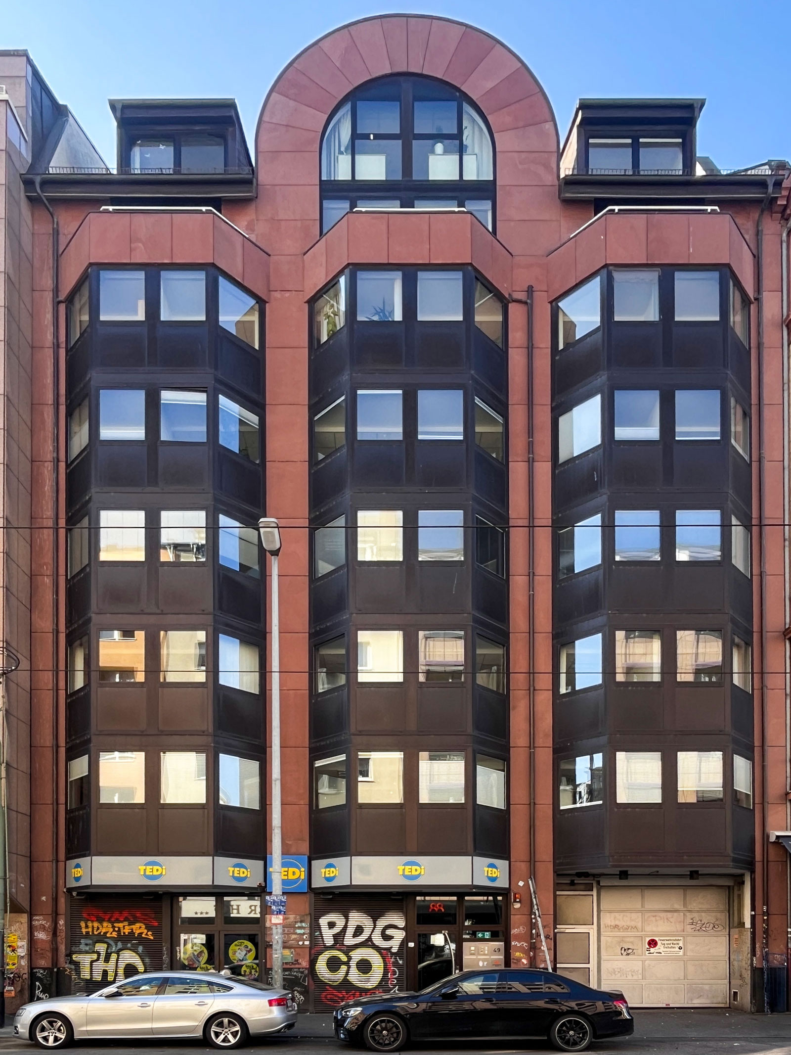 Bürogebäude in der Münchener Straße im Frankfurter Bahnhofsviertel