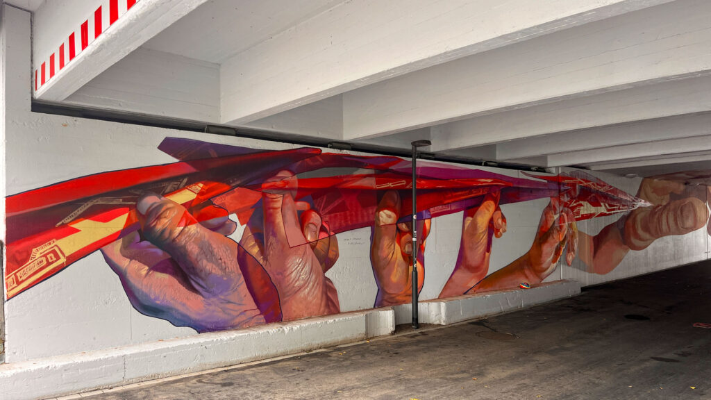 Case Ma’Claim – Papierflieger-Wandbild in Bad Vilbel