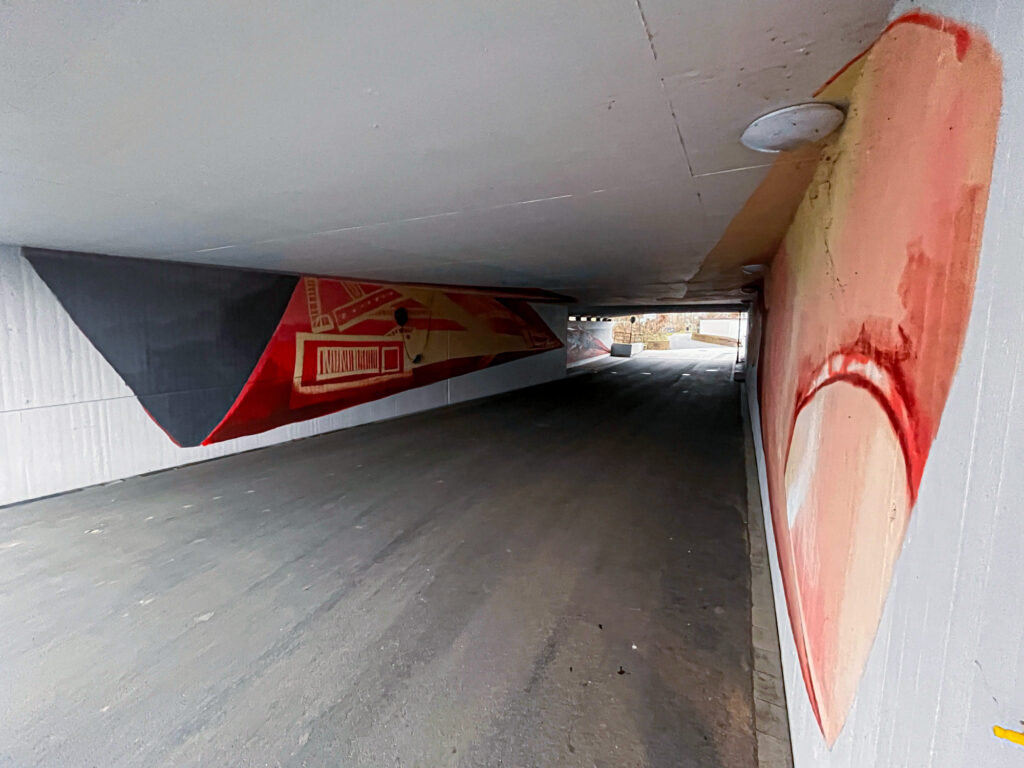 Case Ma’Claim – Papierflieger-Wandbild in Bad Vilbel