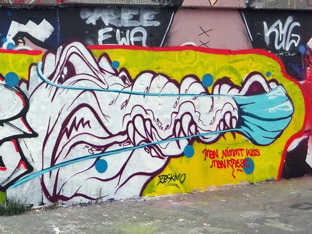 Graffiti-Krokodil mit Mund-Nasen-Schutz