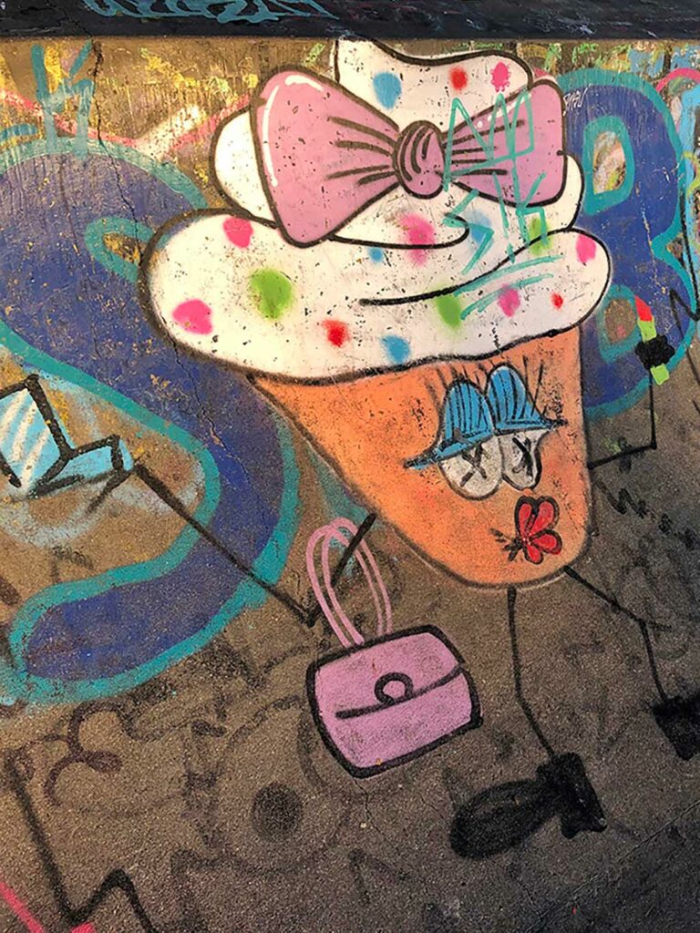 Cupcake-Streetart