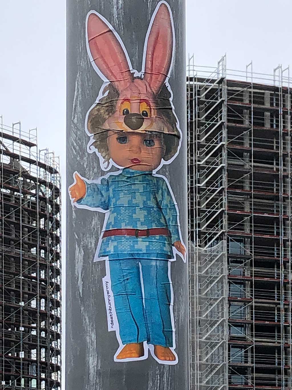 Death Bunny Army Streetart in Frankfurt