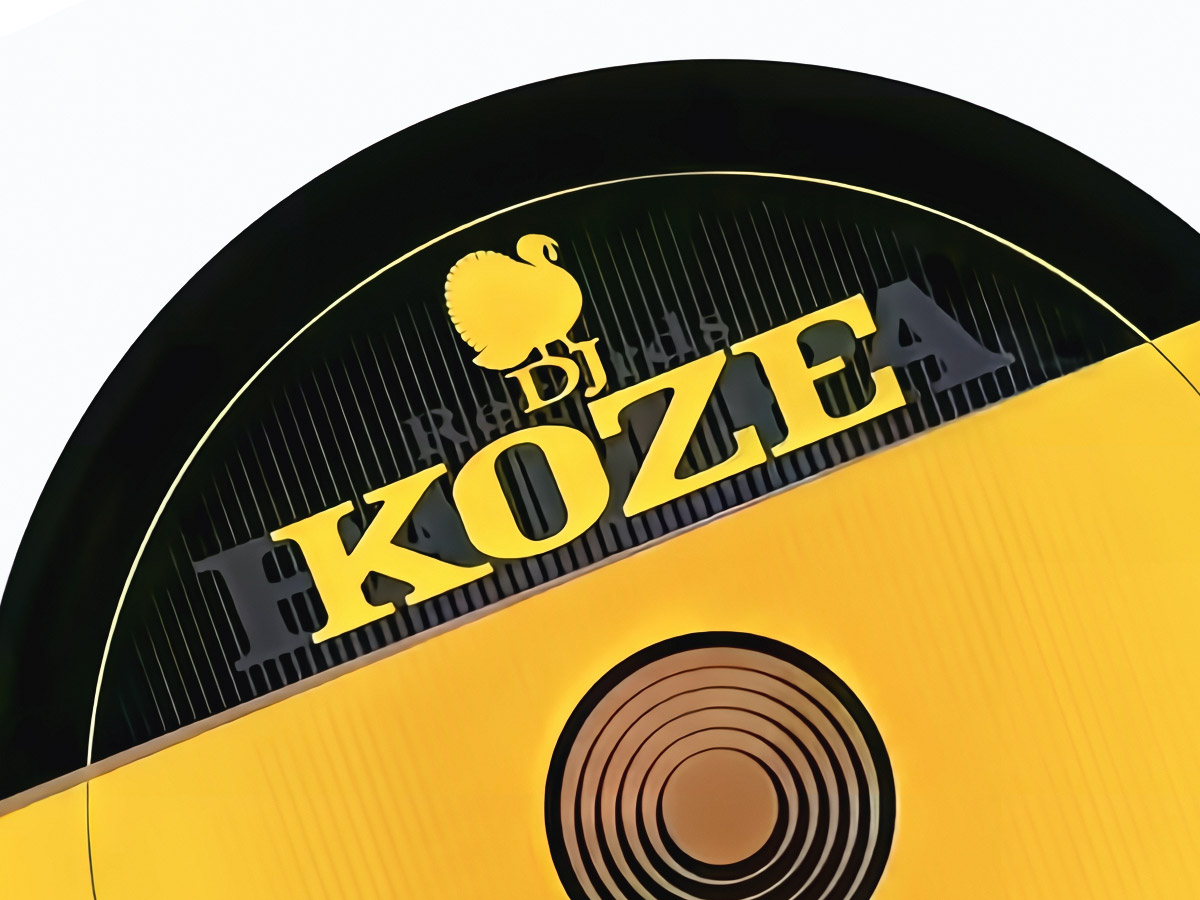 DJ Koze feat. Sophie Kennedy - „Wespennest“